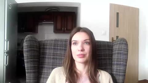 Snapshot of delightaurora chatting on February 18, 11:00 am Aurora online show from February 18, 11:00 am