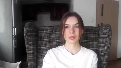 Snapshot of delightaurora chatting on February 27, 7:41 am Aurora online show from February 27, 7:41 am