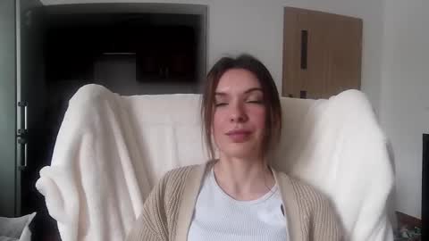 Snapshot of delightaurora chatting on February 25, 10:48 am Aurora online show from February 25, 10:48 am