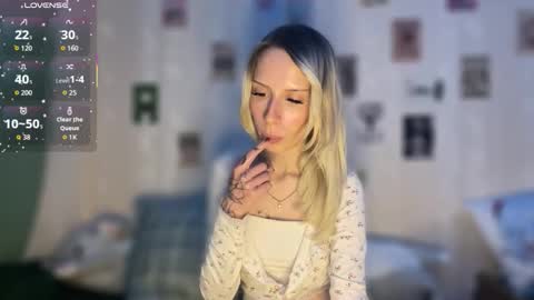 Della online show from February 9, 4:32 pm