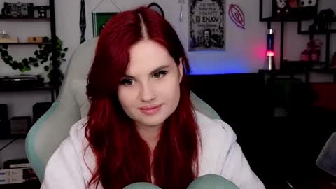 dellacrush_ online show from March 23, 7:08 pm