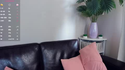 Eliza online show from April 25, 1:41 pm