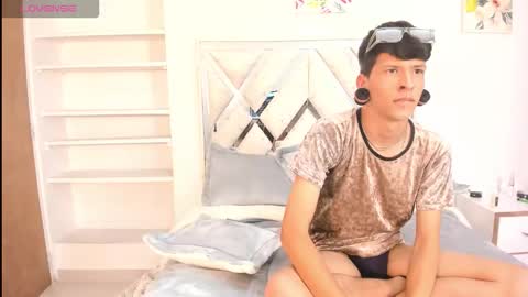 Snapshot of demiansalvatore chatting on September 24, 6:47 pm Demian and Salvatore online show from September 24, 6:47 pm