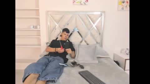 Snapshot of demiansalvatore chatting on September 30, 12:37 pm Demian and Salvatore online show from September 30, 12:37 pm