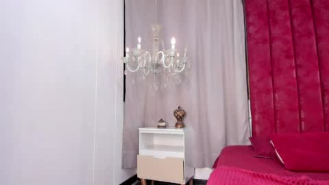   online show from April 11, 5:34 am