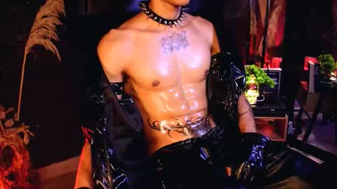 Snapshot of demonkush_ chatting on October 13, 7:32 am DemonKush online show from October 13, 7:32 am