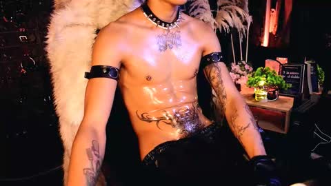 Snapshot of demonkush_ chatting on October 20, 4:50 am DemonKush online show from October 20, 4:50 am