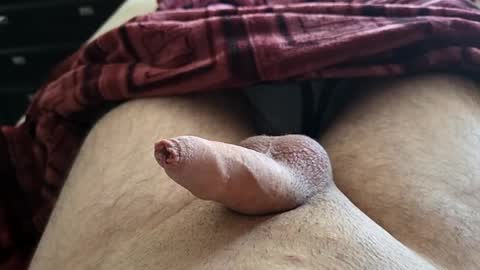 LilRoach online show from October 9, 1:27 pm