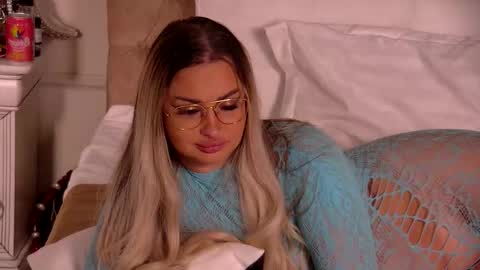 Ela online show from March 27, 11:06 pm