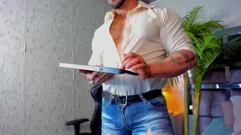 Snapshot of dennis_cox_ chatting on February 14, 10:49 am dennis_cox_ online show from February 14, 10:49 am