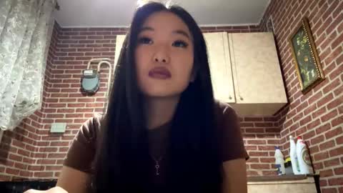 Emma online show from December 16, 2:23 pm