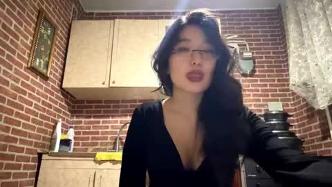 Emma online show from February 14, 2:09 pm