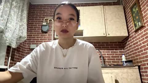 Snapshot of denysebernacchi chatting on October 2, 1:54 pm Emma online show from October 2, 1:54 pm