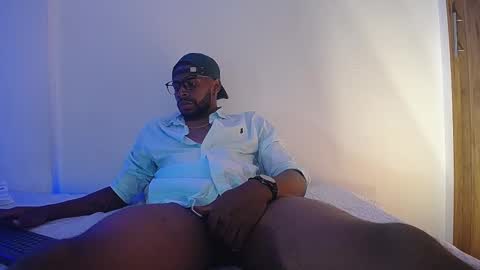 Snapshot of denzo_cornell chatting on October 18, 3:22 am denzo online show from October 18, 3:22 am