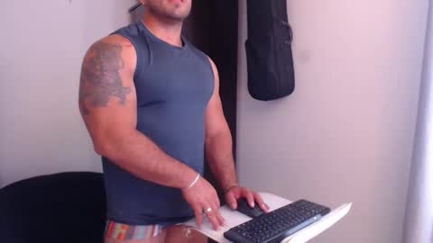 Snapshot of derek_group chatting on September 12, 3:14 pm Derek online show from September 12, 3:14 pm