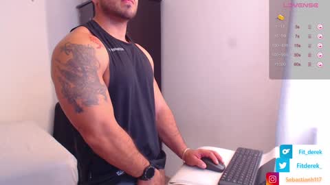 Snapshot of derek_group chatting on December 7, 8:33 pm Derek online show from December 7, 8:33 pm