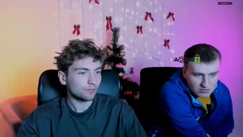 derek_hawk_ online show from December 21, 8:15 pm