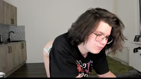 Derek online show from February 7, 5:16 pm