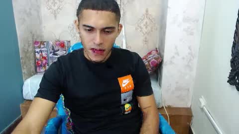 Snapshot of derek_storm_ chatting on September 24, 2:29 am D E R E K online show from September 24, 2:29 am