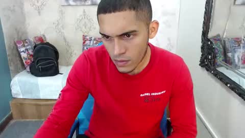 Snapshot of derek_storm_ chatting on September 25, 2:51 am D E R E K online show from September 25, 2:51 am
