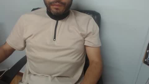     online show from January 6, 1:04 pm