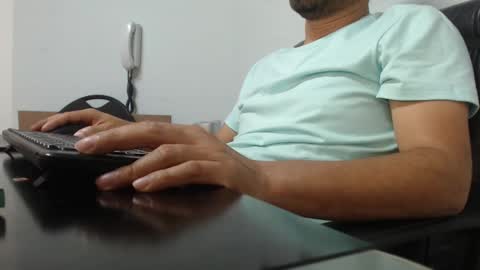     online show from December 18, 11:45 am