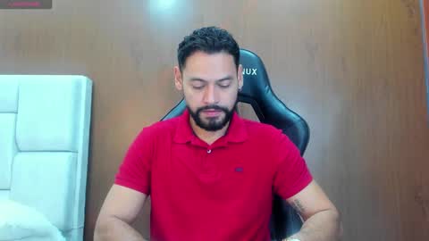 Snapshot of derrybigger_cm chatting on October 6, 2:13 pm DerryBigger CM online show from October 6, 2:13 pm