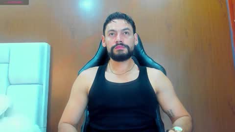 DerryBigger CM online show from November 26, 6:15 pm