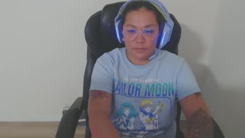 desertadventures25 online show from March 23, 12:48 am