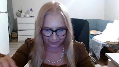 Snapshot of desiresofia chatting on February 23, 5:50 pm S O F I A online show from February 23, 5:50 pm