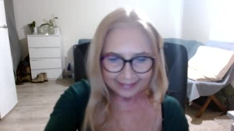 Snapshot of desiresofia chatting on January 28, 5:46 pm S O F I A online show from January 28, 5:46 pm