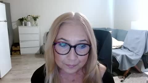 Snapshot of desiresofia chatting on January 21, 7:47 am S O F I A online show from January 21, 7:47 am
