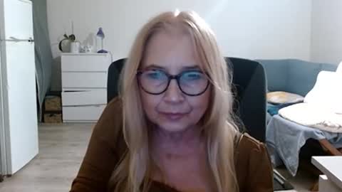 Snapshot of desiresofia chatting on February 23, 2:46 pm S O F I A online show from February 23, 2:46 pm