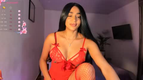 Snapshot of destinnemil chatting on October 4, 2:15 pm Destinne Mill online show from October 4, 2:15 pm