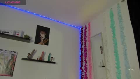 Snapshot of destiny14_ chatting on September 25, 5:36 am Dani online show from September 25, 5:36 am