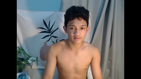 Snapshot of destroyer_joshx chatting on October 19, 5:28 pm destroyer_joshx online show from October 19, 5:28 pm