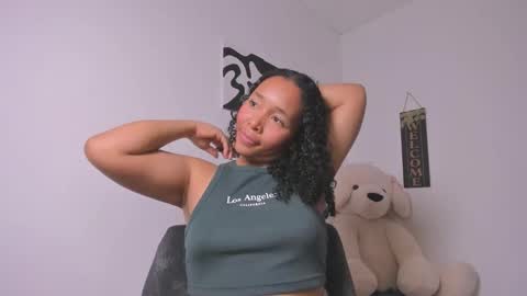 desty_y online show from February 26, 7:56 am