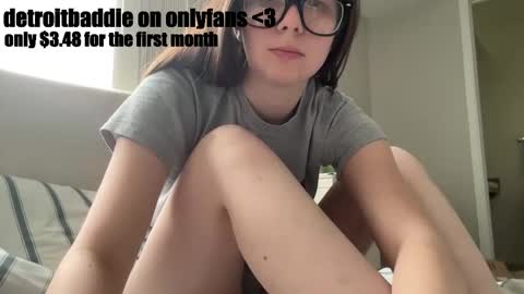 detroitbaddie online show from December 2, 7:23 pm