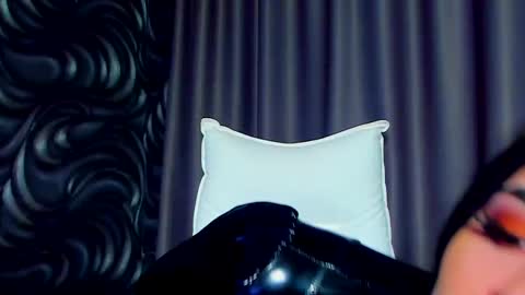 Snapshot of devashaqueen chatting on February 15, 12:54 pm Devasha online show from February 15, 12:54 pm