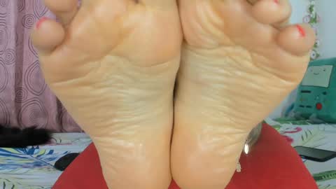 Snapshot of devilangel_29 chatting on February 5, 5:09 am Johana online show from February 5, 5:09 am