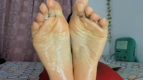 Snapshot of devilangel_29 chatting on December 18, 3:26 am Johana online show from December 18, 3:26 am