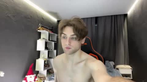 devilnut1 online show from November 26, 6:54 am