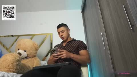 Devin Hunter online show from December 18, 11:00 pm