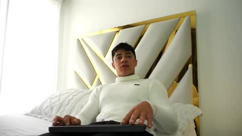 Devin Hunter online show from February 24, 6:36 pm