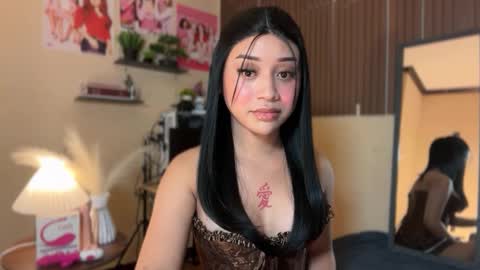 Devine Greyson online show from February 24, 5:05 pm