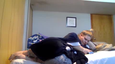 devykitten online show from February 14, 3:47 pm