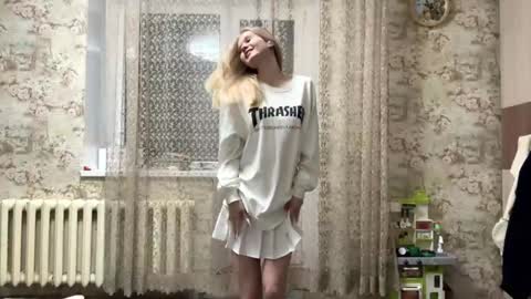 dewdropdoll online show from April 18, 3:36 pm