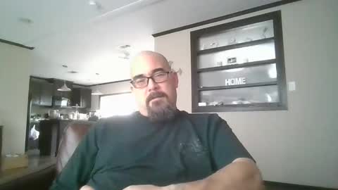 Snapshot of dexterbanana chatting on December 25, 7:24 pm Mike Sounde online show from December 25, 7:24 pm