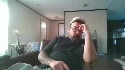 Snapshot of dexterbanana chatting on March 11, 11:58 pm Mike Sounde online show from March 11, 11:58 pm