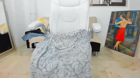 Deya online show from October 22, 7:59 pm